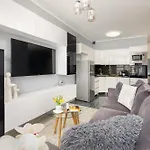 Modern Apartment Kapitanski Mostek By Noclegi Renters